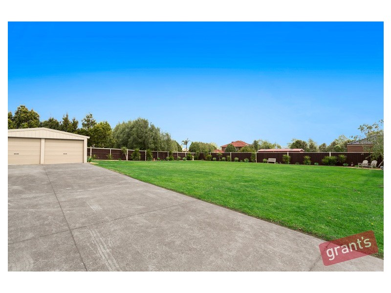 77 Crawley Road, Narre Warren North VIC 3804