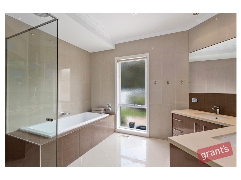 3 Rustic Rise, Narre Warren North VIC 3804