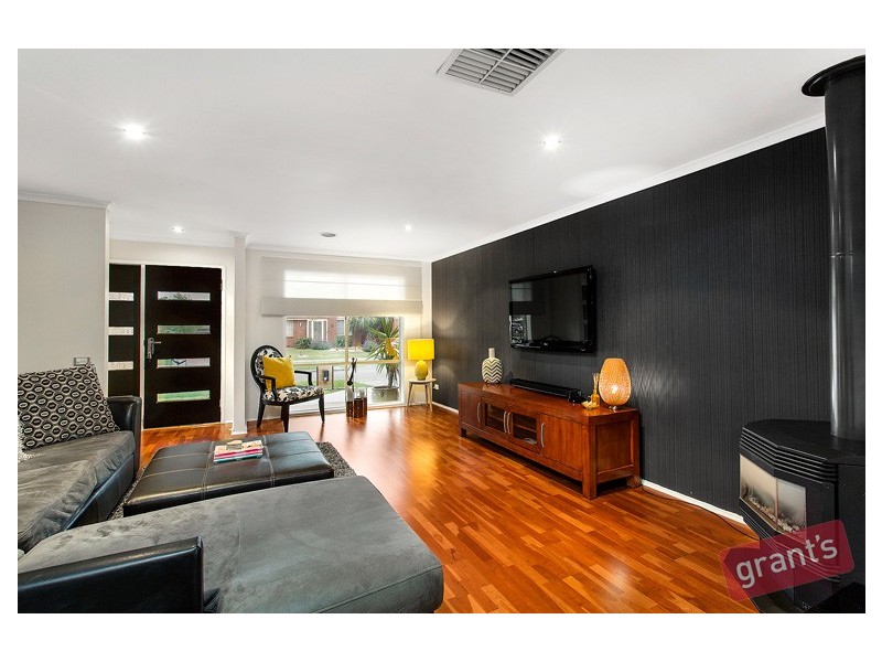 7 Highland Crescent, Narre Warren South VIC 3805