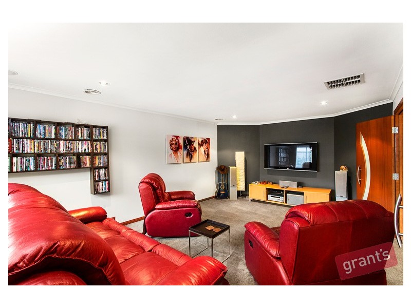 7 Highland Crescent, Narre Warren South VIC 3805