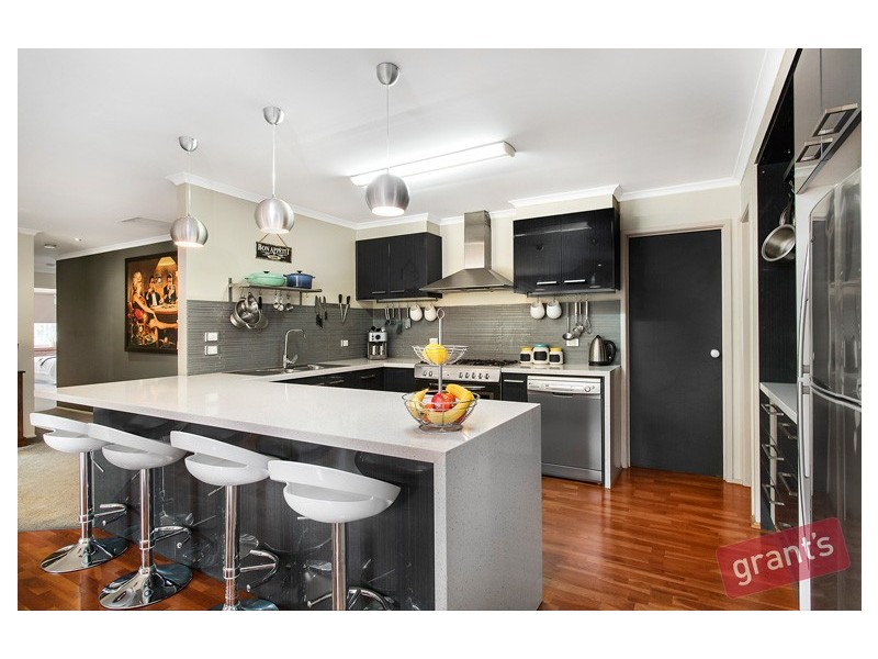 7 Highland Crescent, Narre Warren South VIC 3805