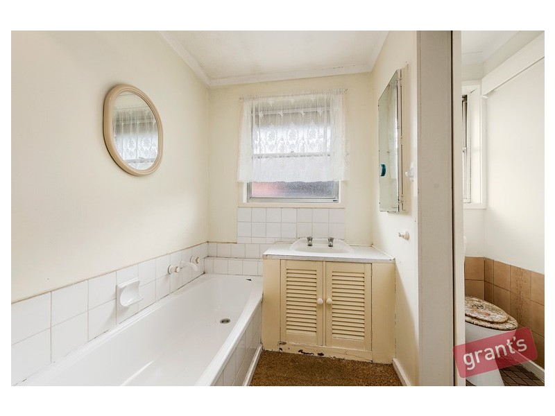 22 Village Drive, Hampton Park VIC 3976