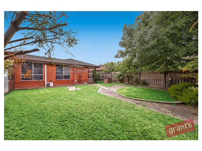 22 Village Drive, Hampton Park VIC 3976