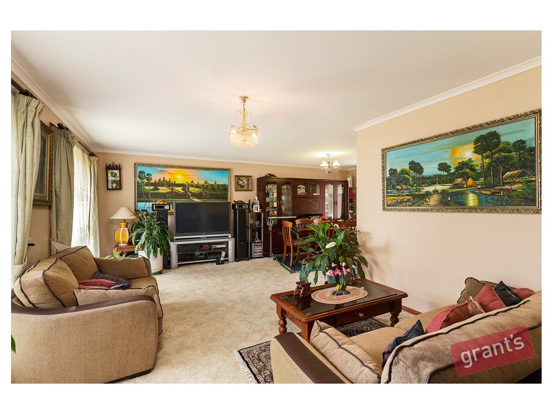 97 Gleneagles Drive, Endeavour Hills VIC 3802