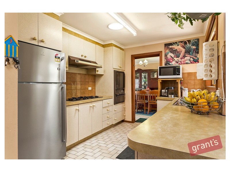 97 Gleneagles Drive, Endeavour Hills VIC 3802