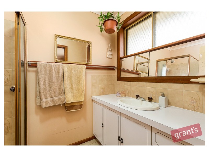 97 Gleneagles Drive, Endeavour Hills VIC 3802