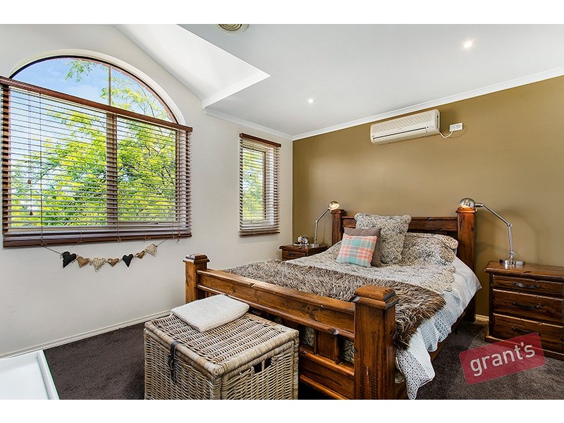 27 Amhurst Drive, Narre Warren South VIC 3805