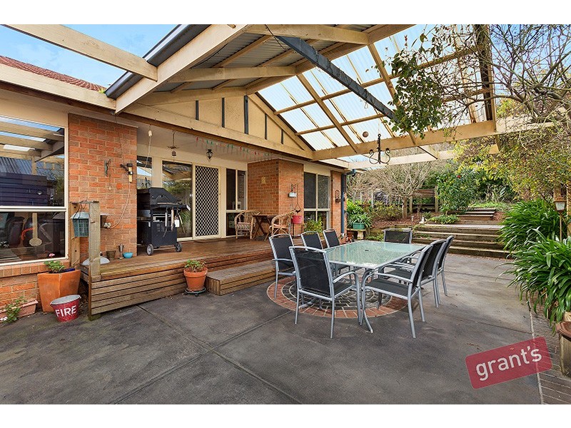 32 John Fisher Drive, Berwick VIC 3806