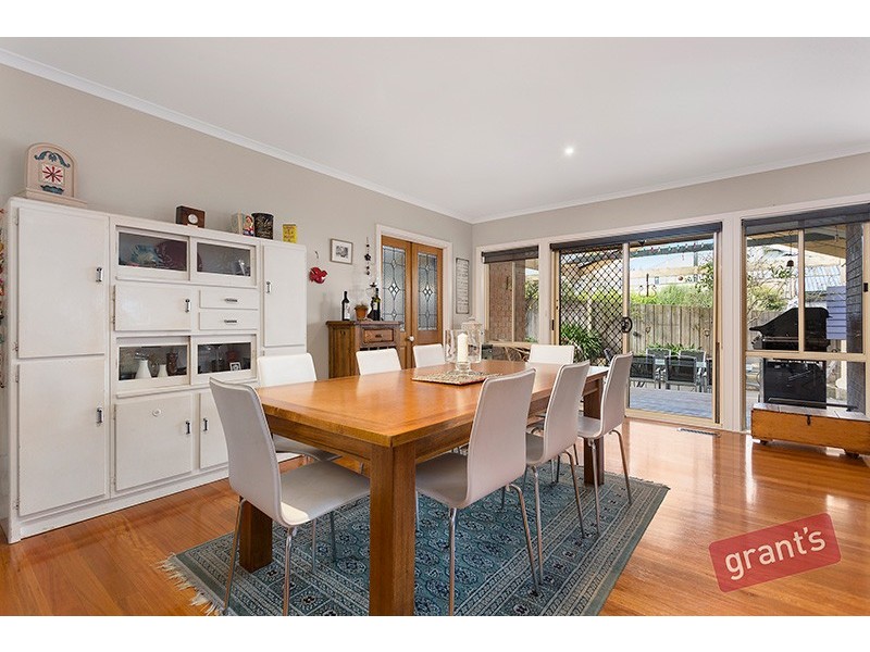 32 John Fisher Drive, Berwick VIC 3806