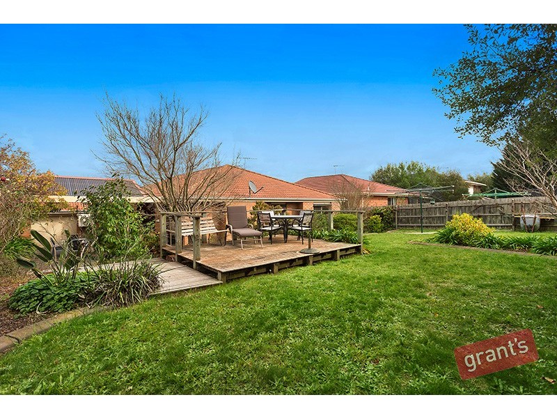 32 John Fisher Drive, Berwick VIC 3806