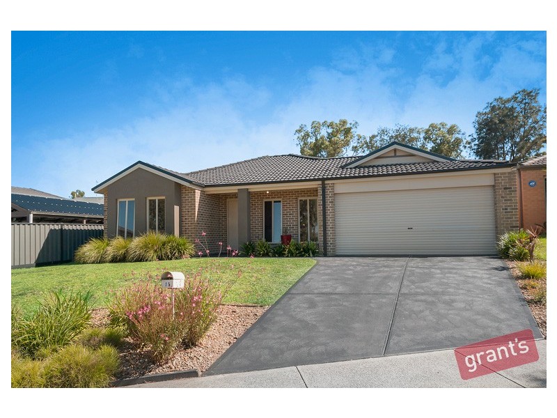 15 Superior Waters, Pakenham VIC 3810