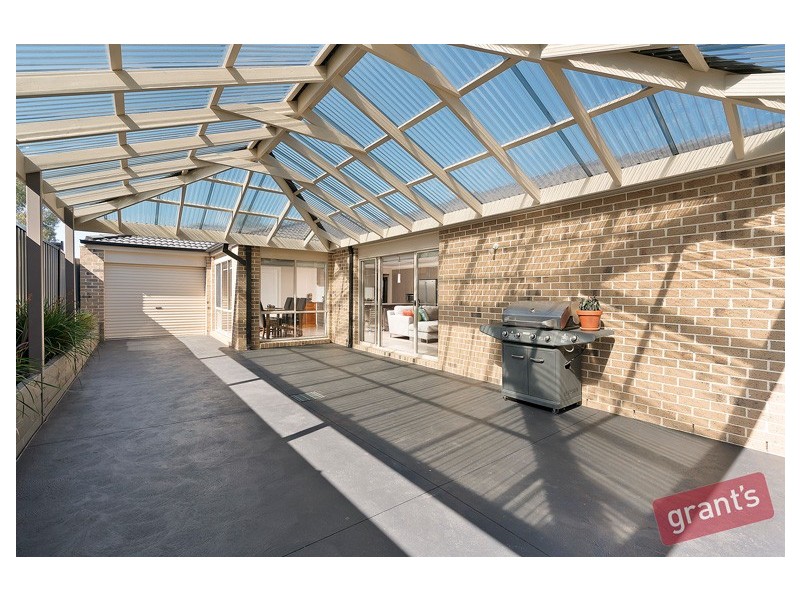 15 Superior Waters, Pakenham VIC 3810