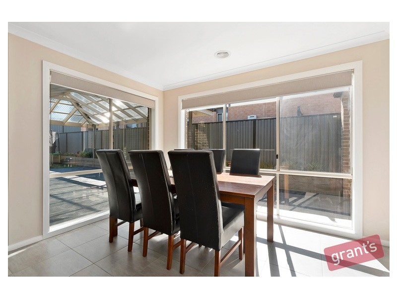 15 Superior Waters, Pakenham VIC 3810