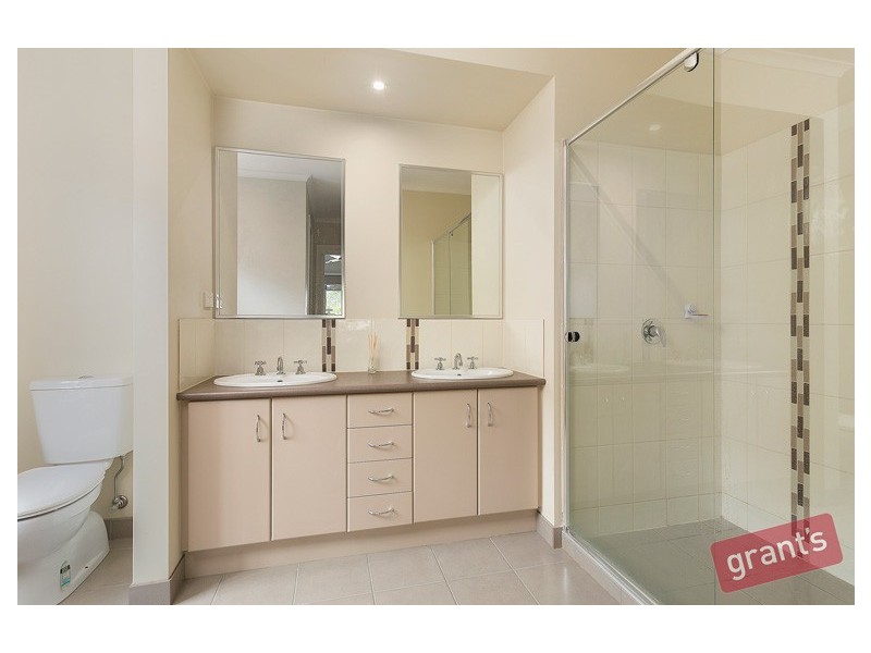 46 Bluemist Circuit, Lyndhurst VIC 3975