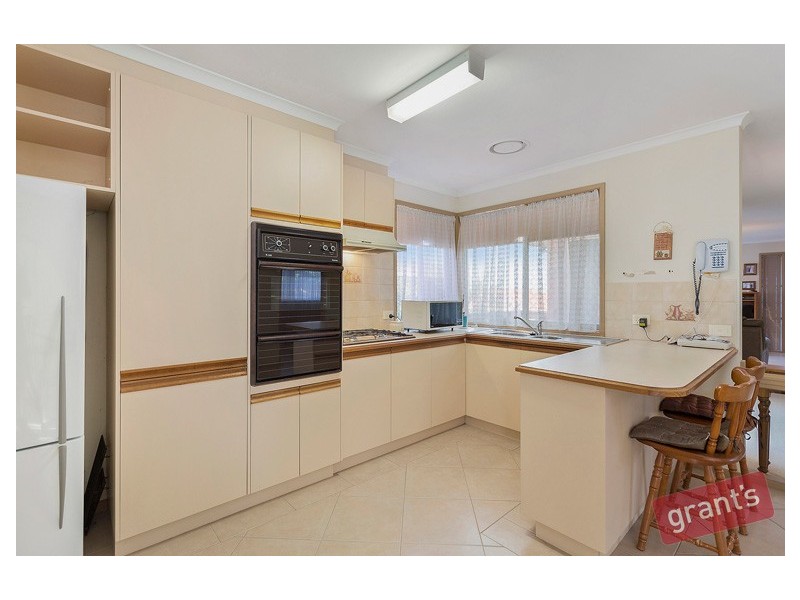 2/9 Southwell Close, Endeavour Hills VIC 3802