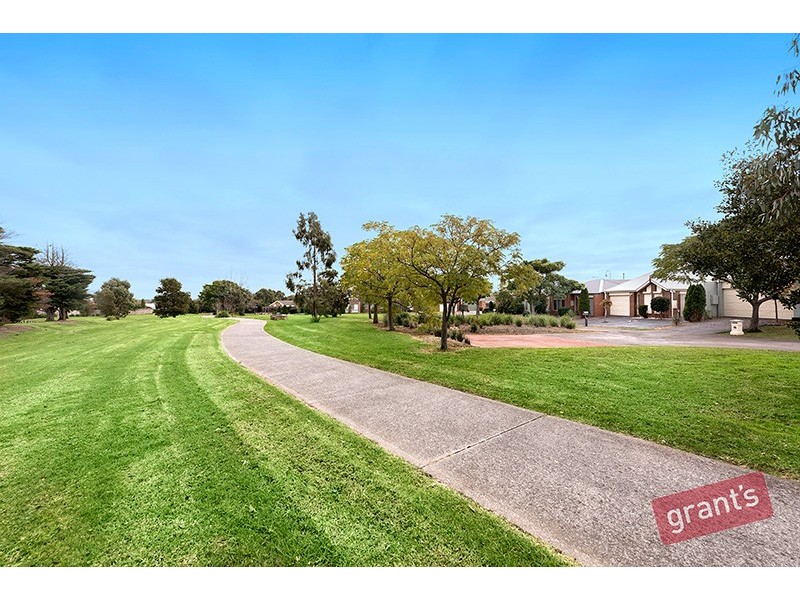 27 Boston Court, Narre Warren VIC 3805