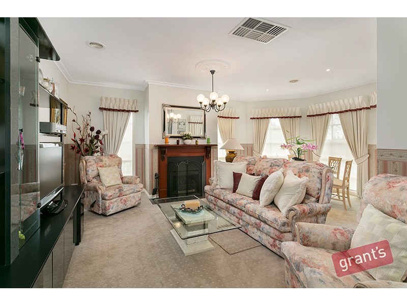 27 Park Square, Narre Warren South VIC 3805