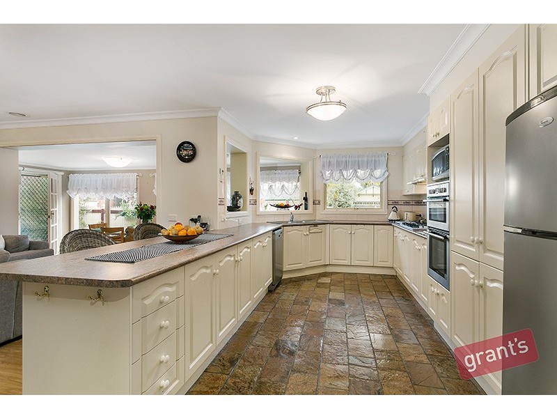 27 Park Square, Narre Warren South VIC 3805