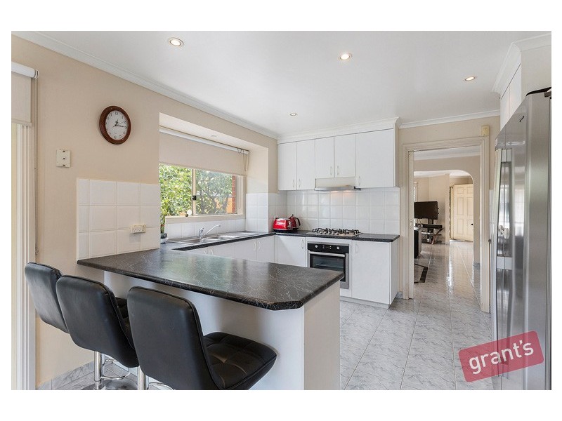 9 Greg Court, Narre Warren VIC 3805