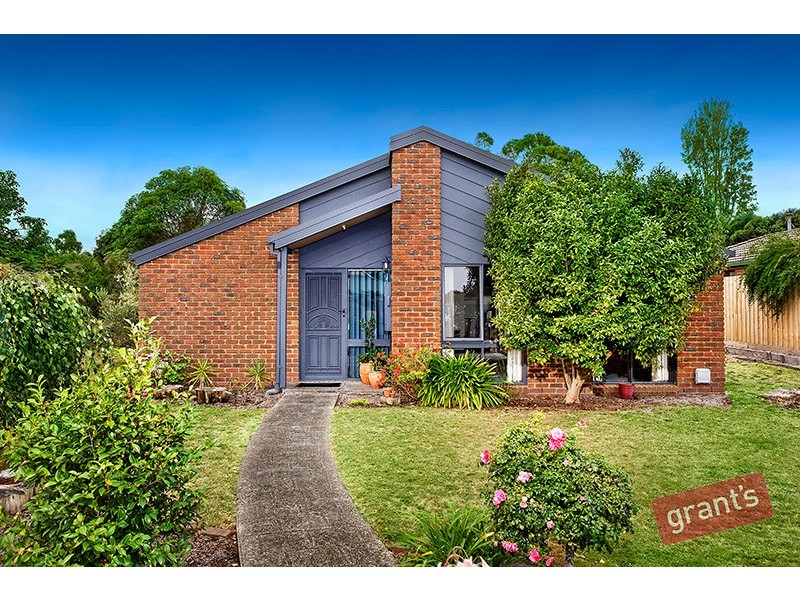 12 Cypress Court, Cranbourne North VIC 3977