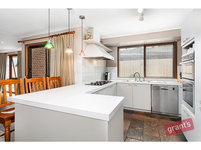 12 Cypress Court, Cranbourne North VIC 3977