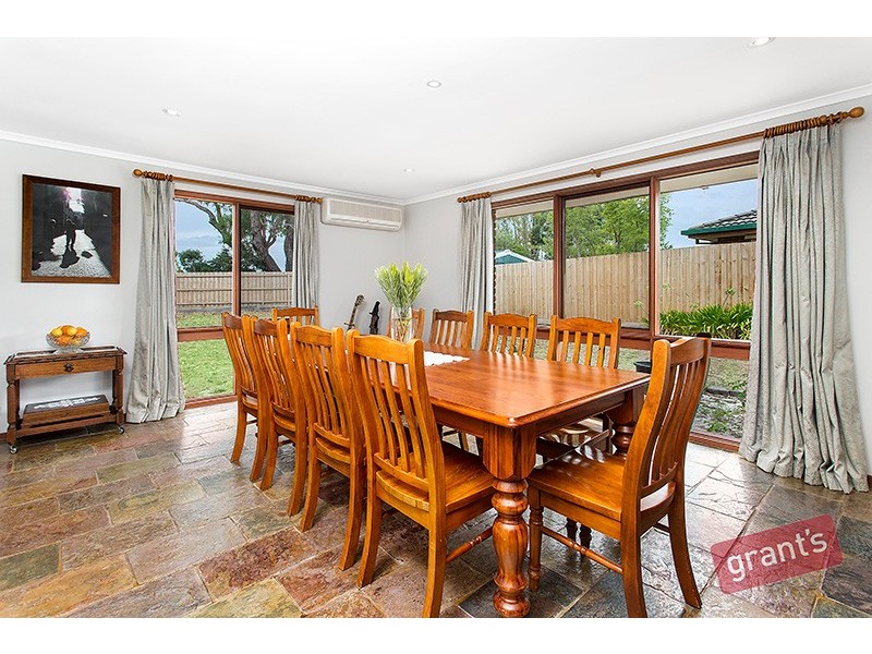 12 Cypress Court, Cranbourne North VIC 3977