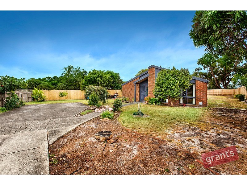 12 Cypress Court, Cranbourne North VIC 3977