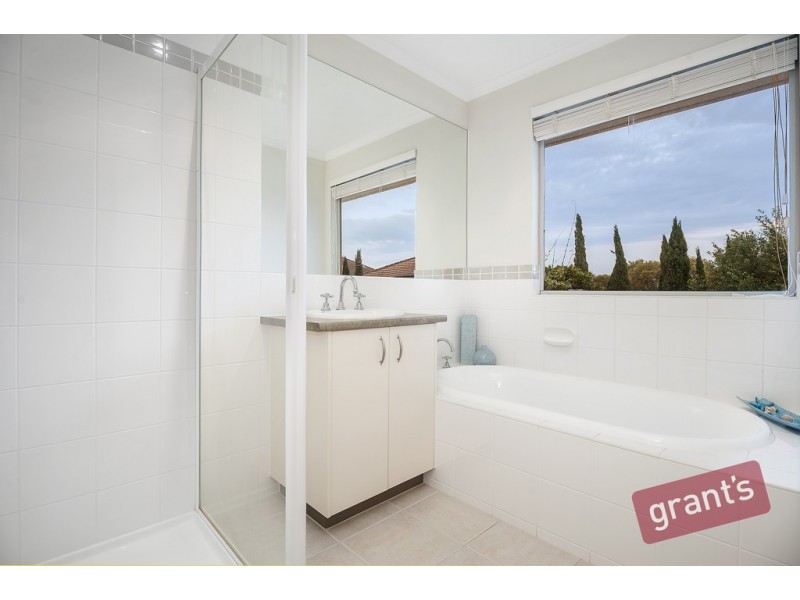 117 Golden Grove Drive, Narre Warren South VIC 3805