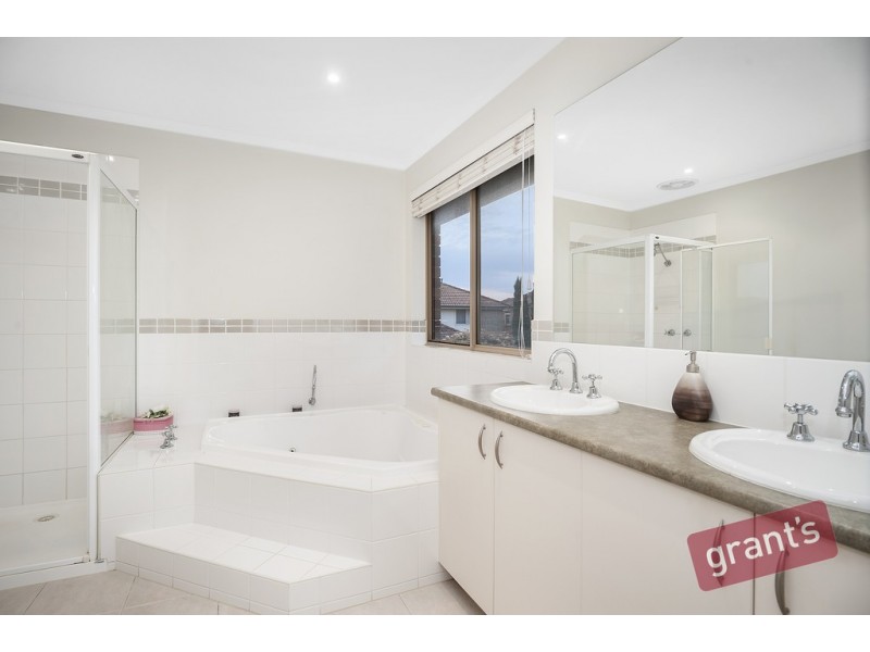 117 Golden Grove Drive, Narre Warren South VIC 3805