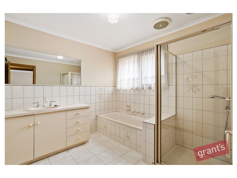 21 Barondi Avenue, Narre Warren VIC 3805