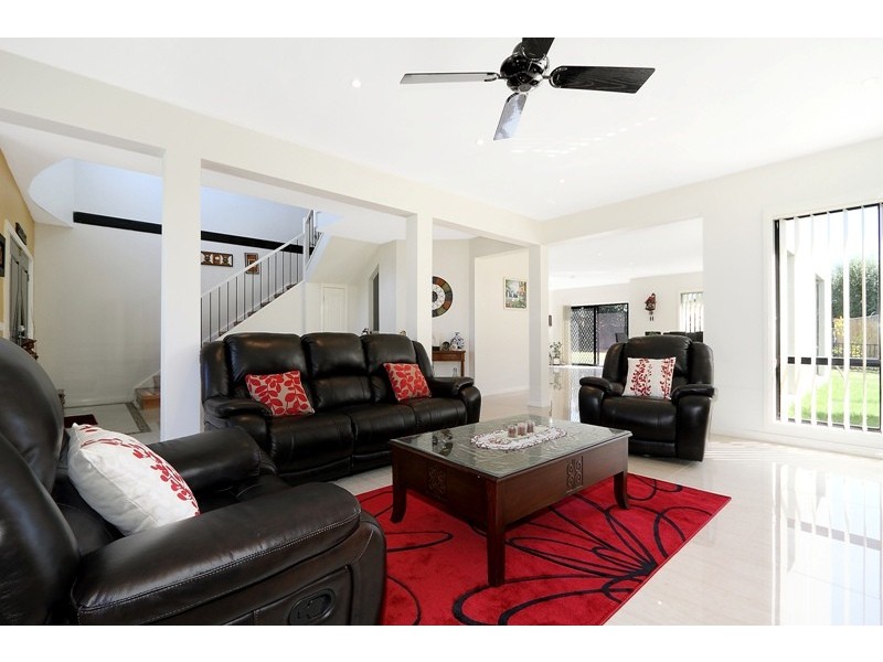 6 Hunt Club Road, Narre Warren South VIC 3805