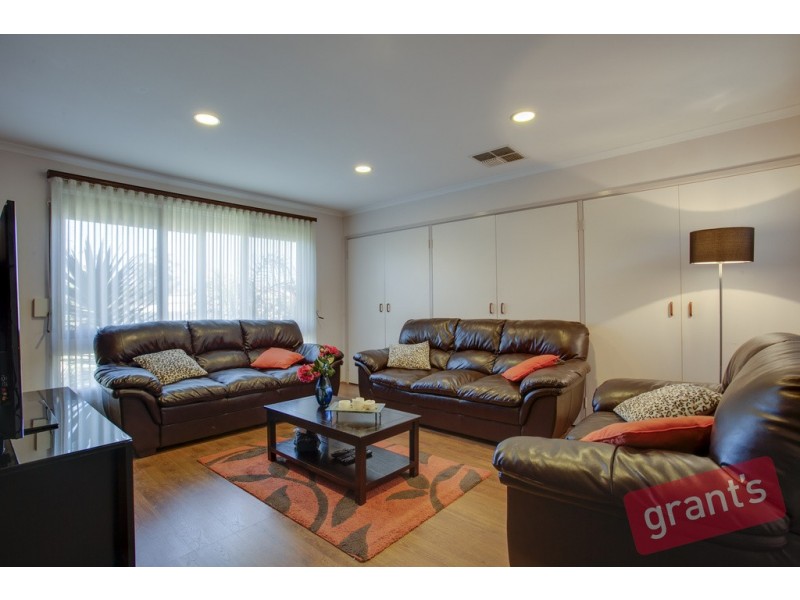 1 Westleigh Crescent, Narre Warren VIC 3805