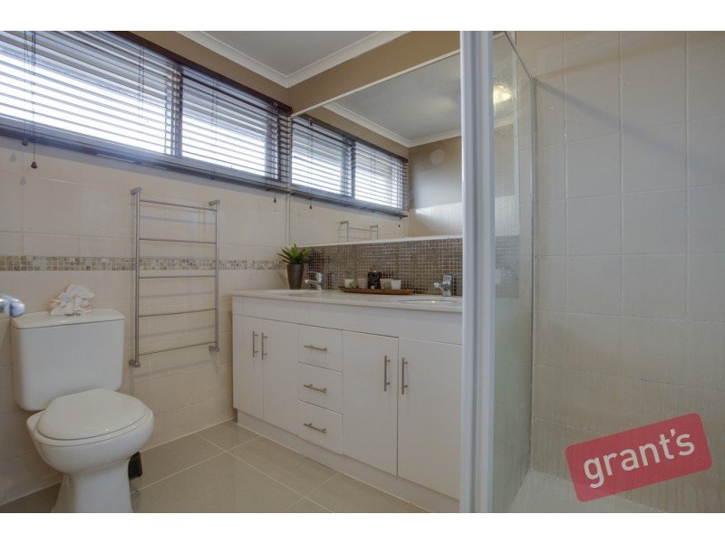 1 Westleigh Crescent, Narre Warren VIC 3805