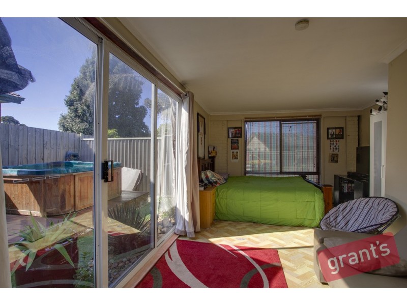 1 Westleigh Crescent, Narre Warren VIC 3805