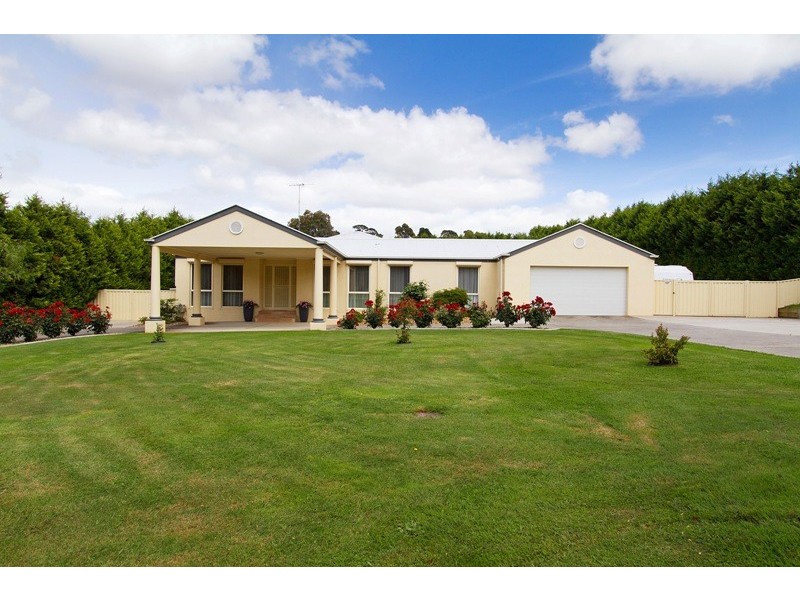 21-23 Carmen Crescent, Narre Warren North VIC 3804