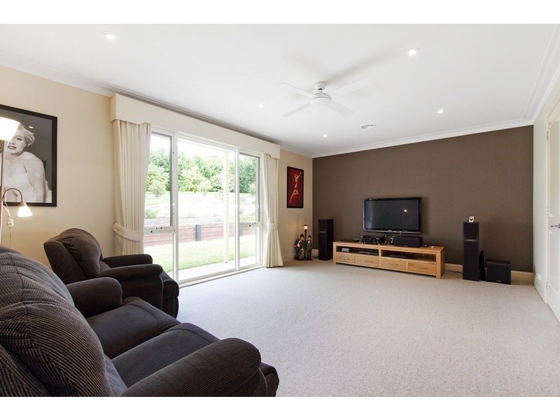 21-23 Carmen Crescent, Narre Warren North VIC 3804