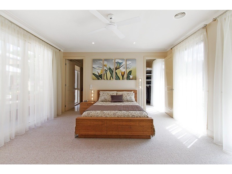21-23 Carmen Crescent, Narre Warren North VIC 3804