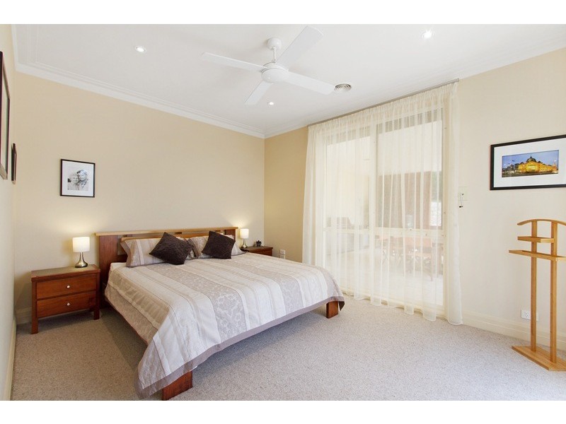 21-23 Carmen Crescent, Narre Warren North VIC 3804