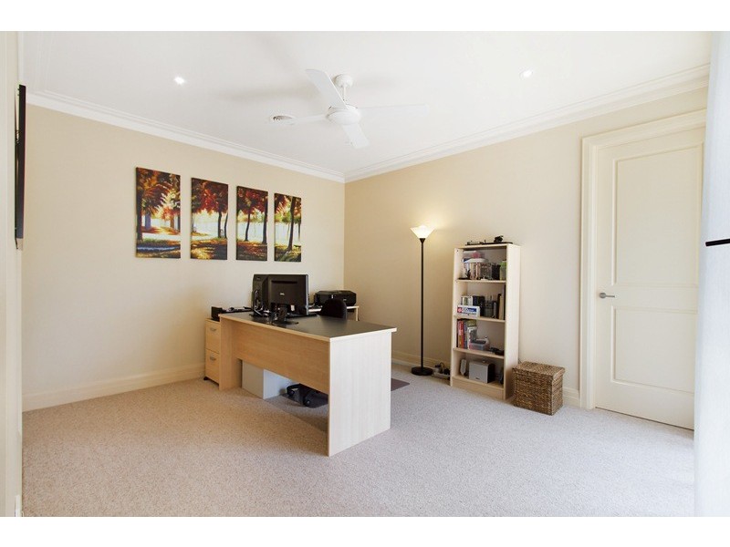 21-23 Carmen Crescent, Narre Warren North VIC 3804