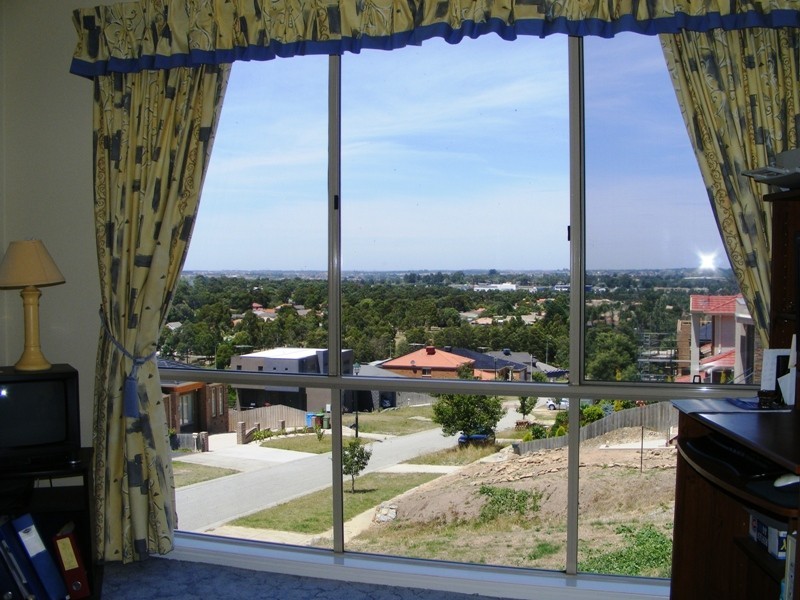 25 Cherry Tree Lane, Narre Warren VIC 3805