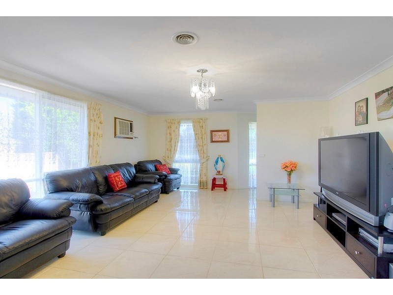 68 Nettle Drive, Hallam VIC 3803