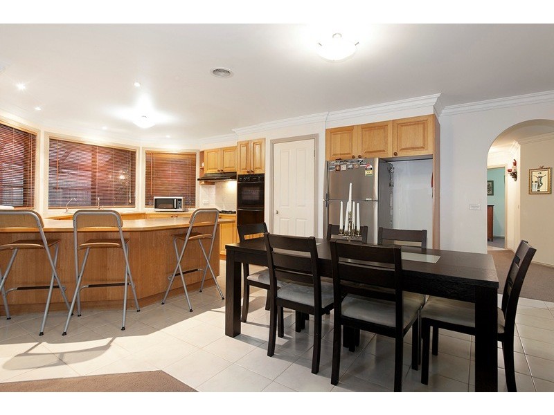 28 Sneddon Drive, Narre Warren South VIC 3805