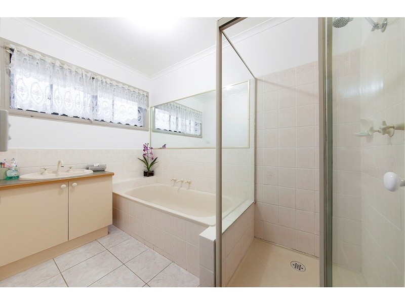 28 Sneddon Drive, Narre Warren South VIC 3805