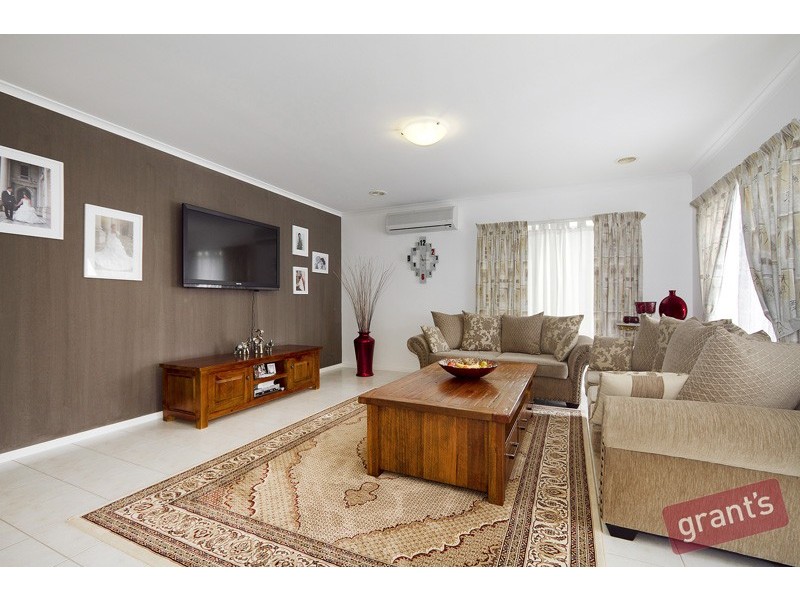 8 Brookville Court, Narre Warren South VIC 3805