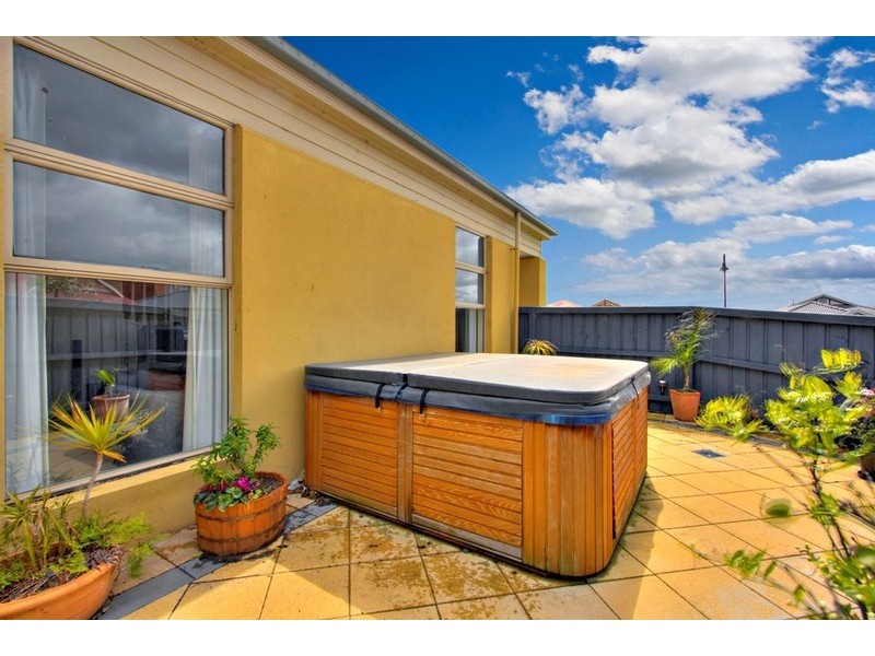 13 Shay Close, Narre Warren South VIC 3805