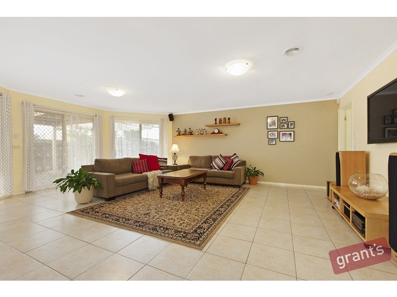 13 Woodrow Court, Narre Warren VIC 3805