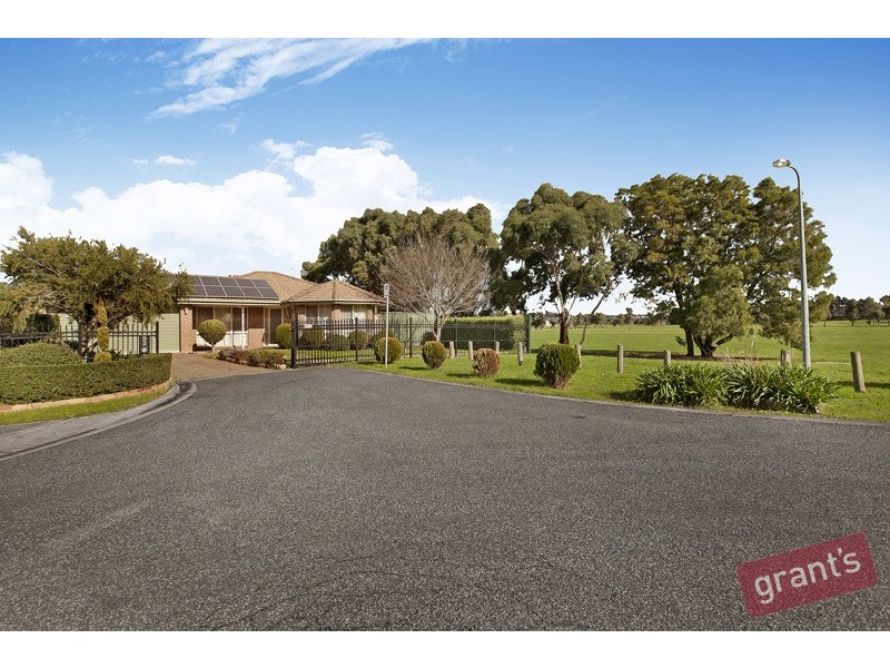 13 Woodrow Court, Narre Warren VIC 3805