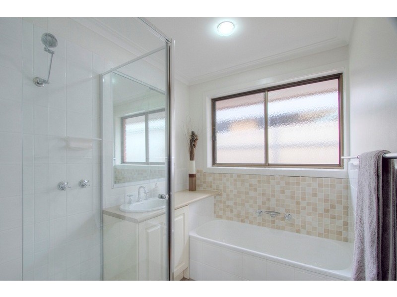 4 Fountain Drive, Narre Warren VIC 3805