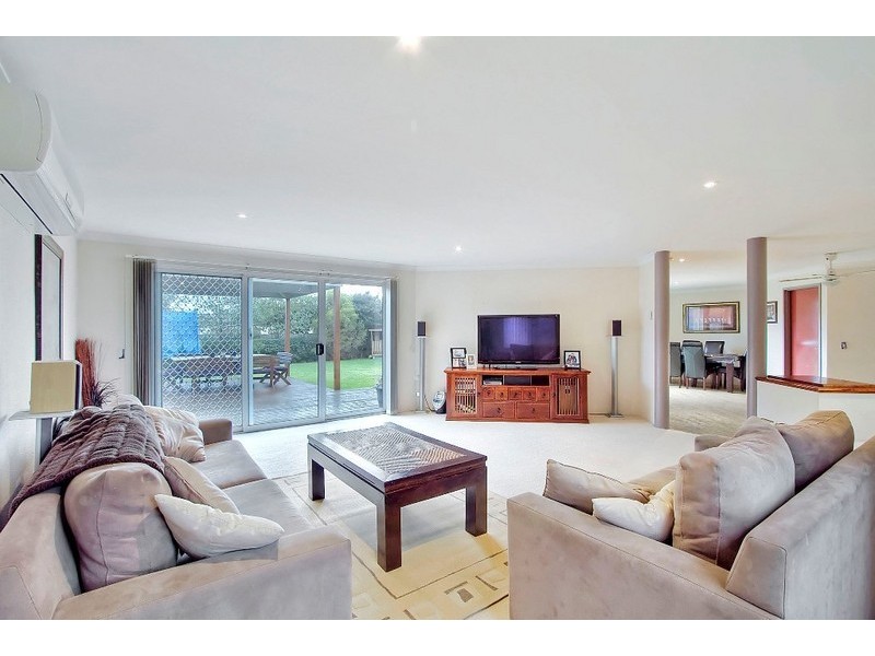 4 Deanswood Way, Narre Warren VIC 3805