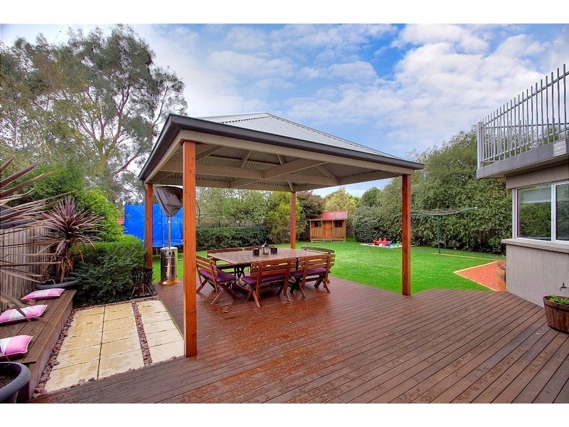 4 Deanswood Way, Narre Warren VIC 3805